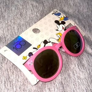 Disneys Mickey & Minnie UV Protection M/L Sunglasses BRANDNEW